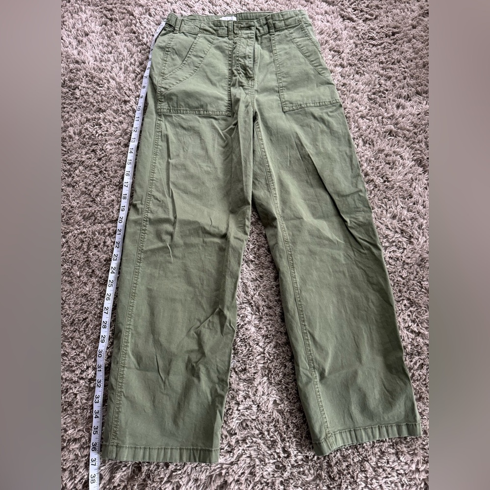 Nicole Miller, high rise , olive , khaki, pants size 2 adjustable button waist